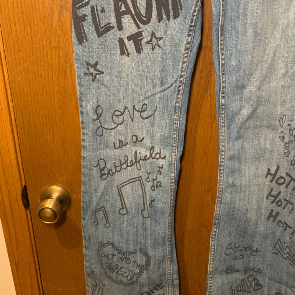 Z. Cavaricci Women’s Size 11 Embellished Graffiti Jeans Vintage Y2K - Picture 5 of 15